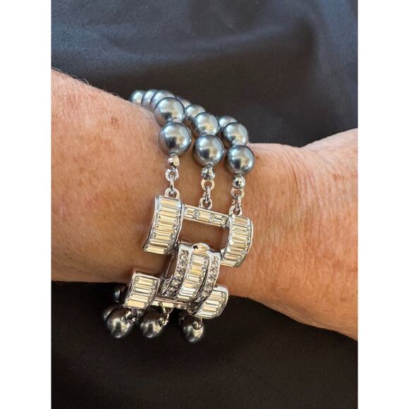 KJL Gray Pearl Bracelet 3 Multi Strand Silver Rhinestone Baguette Clasp Wedding - Picture 10 of 10
